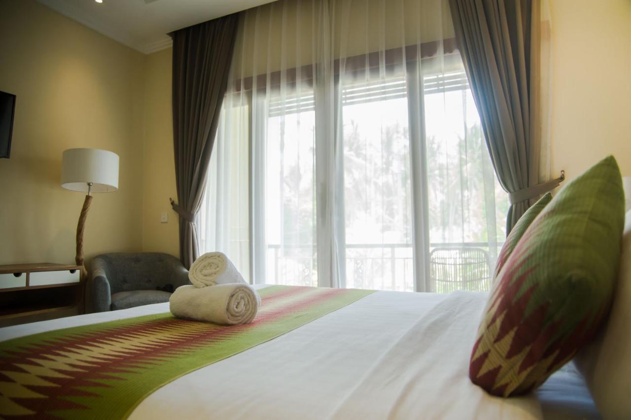 Akatara Hotel Toyapakeh Екстериор снимка
